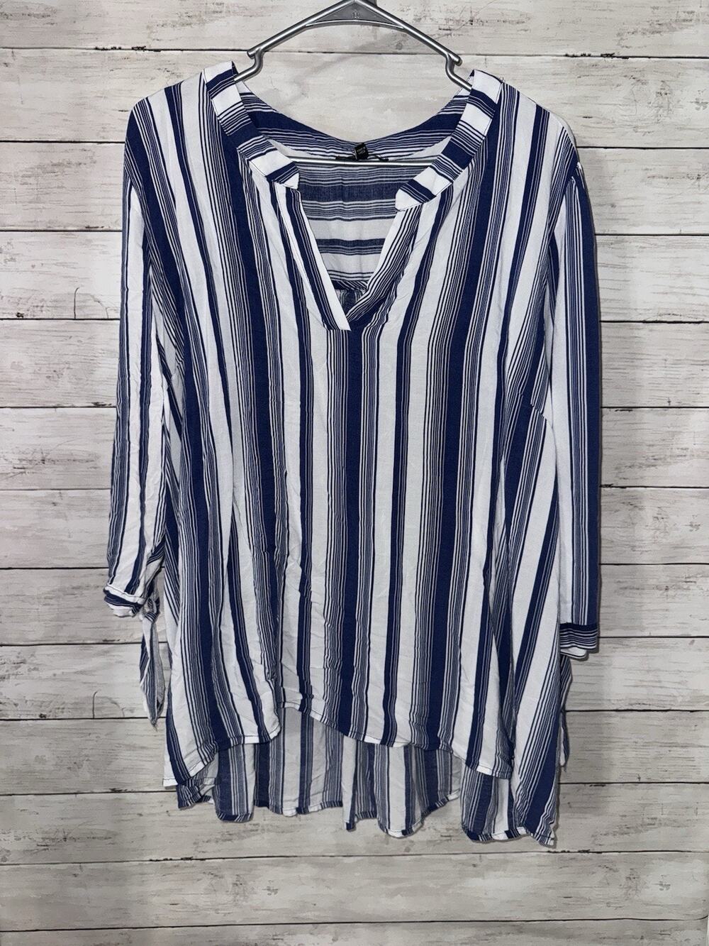 Ann Carson Women’s Lightweight Plus Size Blue White Striped Shirt Size 2X EUC